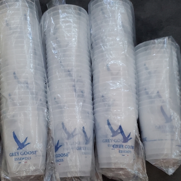 100 PARTY PACK 5oz CUPS - Picture 2 of 2